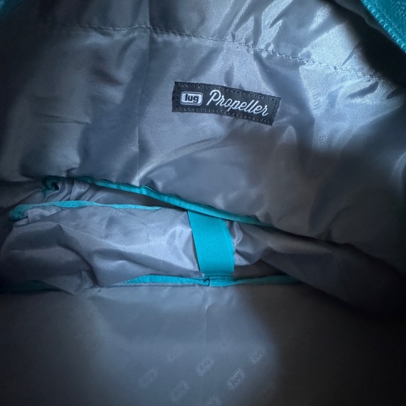 LUG PROPELLER~Turquoise~Multiple Zip pockets and slip pockets, detachable strap - Picture 8 of 16